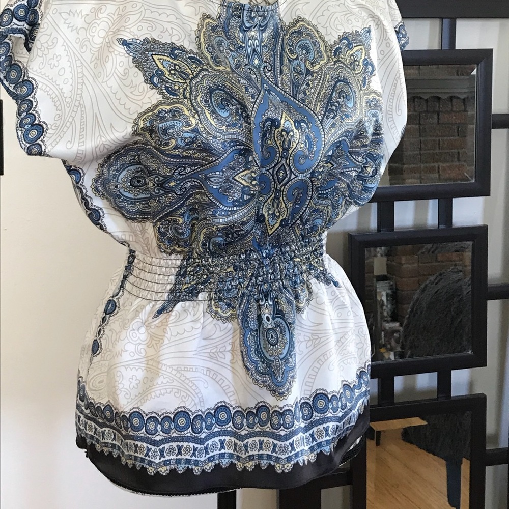 BCX flattering spring blouse